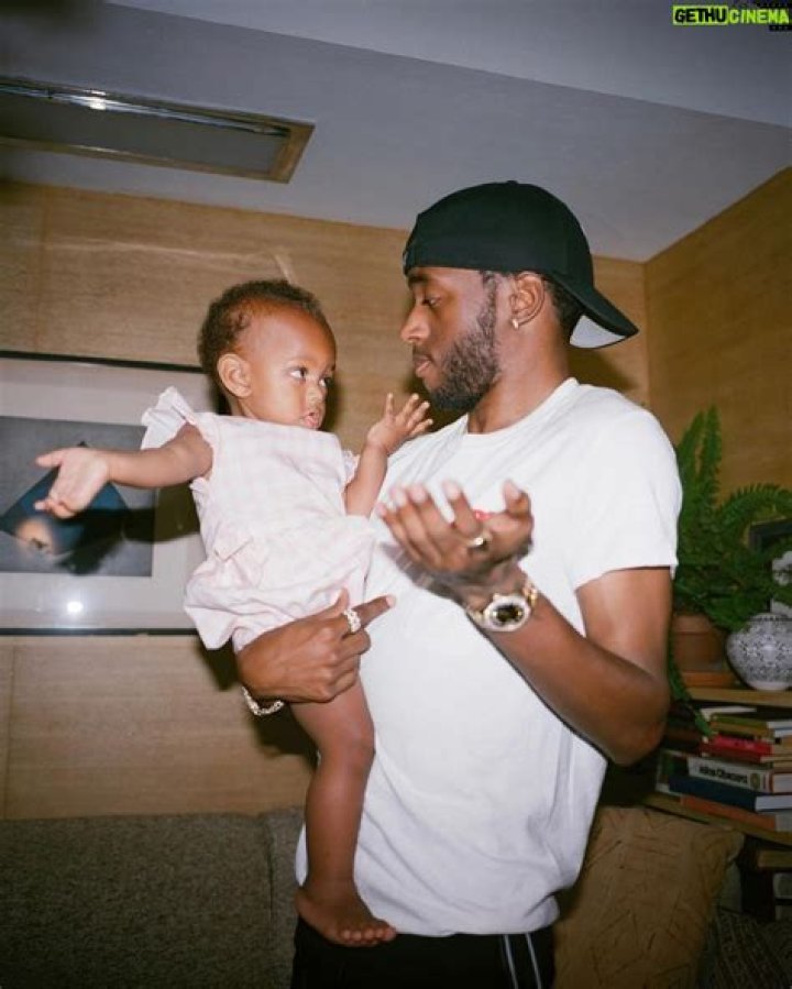 6lack Biography, Age, Wife, Daughter, Height, Net Worth, Songs, Albums