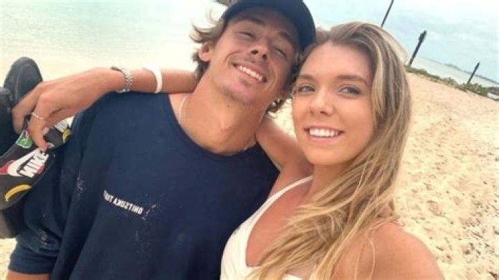 Alex de Minaur: Girlfriend, net worth, tattoos, smoking & body facts