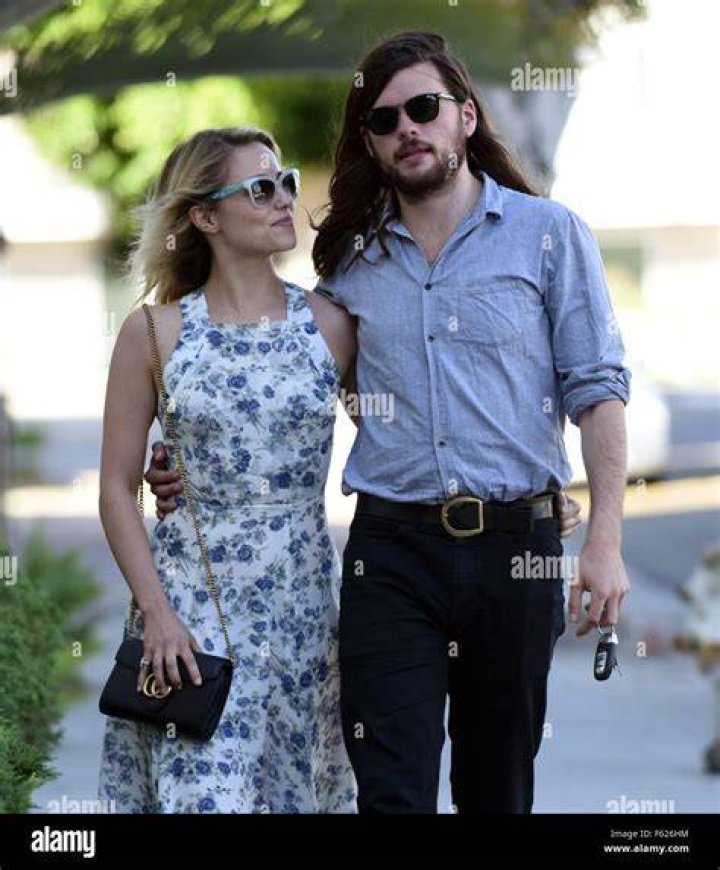 Dianna Agron: Boyfriend, net worth, tattoos, smoking & body measurements
