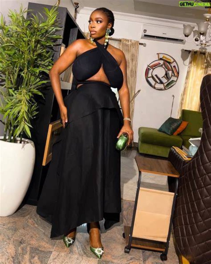 
Fast Rising Actress, Bolaji Ogunmola Flaunts Her Beauty As She Shares New Sultry Pictures On IG. 