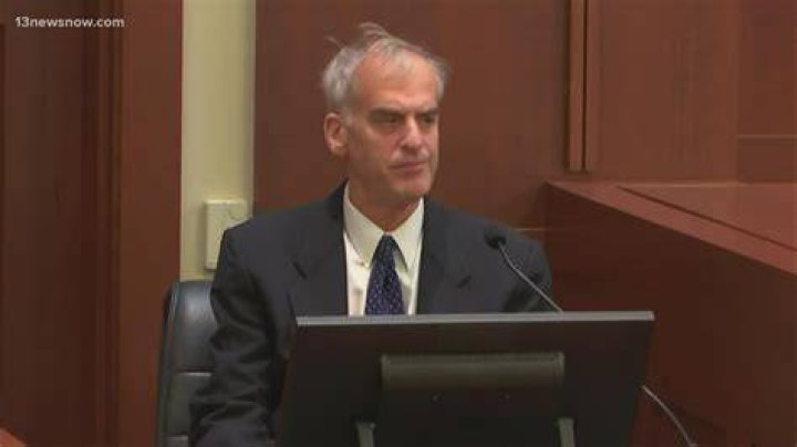 
How Old Is Dr David Spiegel? Board-Certified Psychiatrist From Virginia Theory On Johnny Deep Trial 