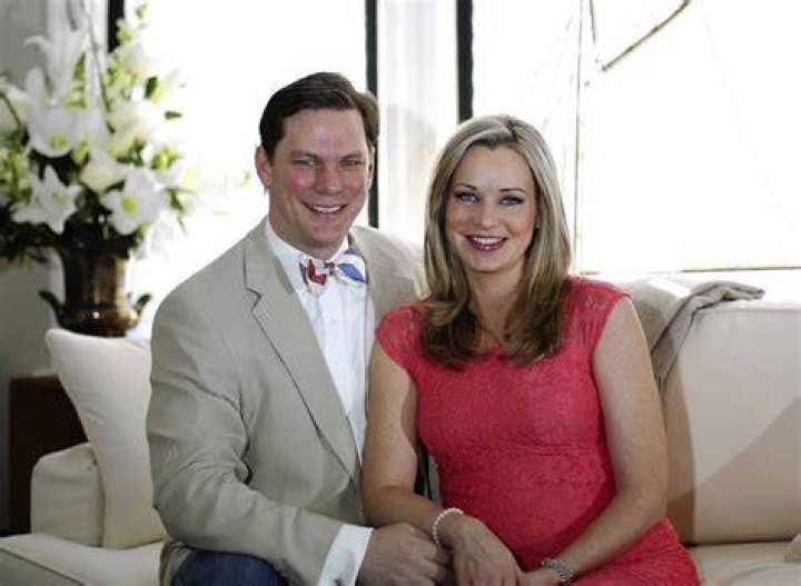 Is Sandra Smith Married or Dating? Her Wiki, Age, Husband, Kids and Net worth