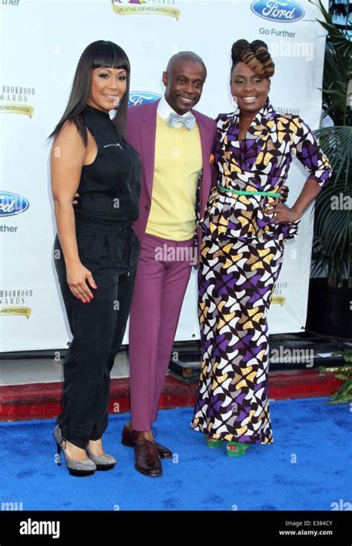 Kem is Married to Wife: Erica Owens. Kids.