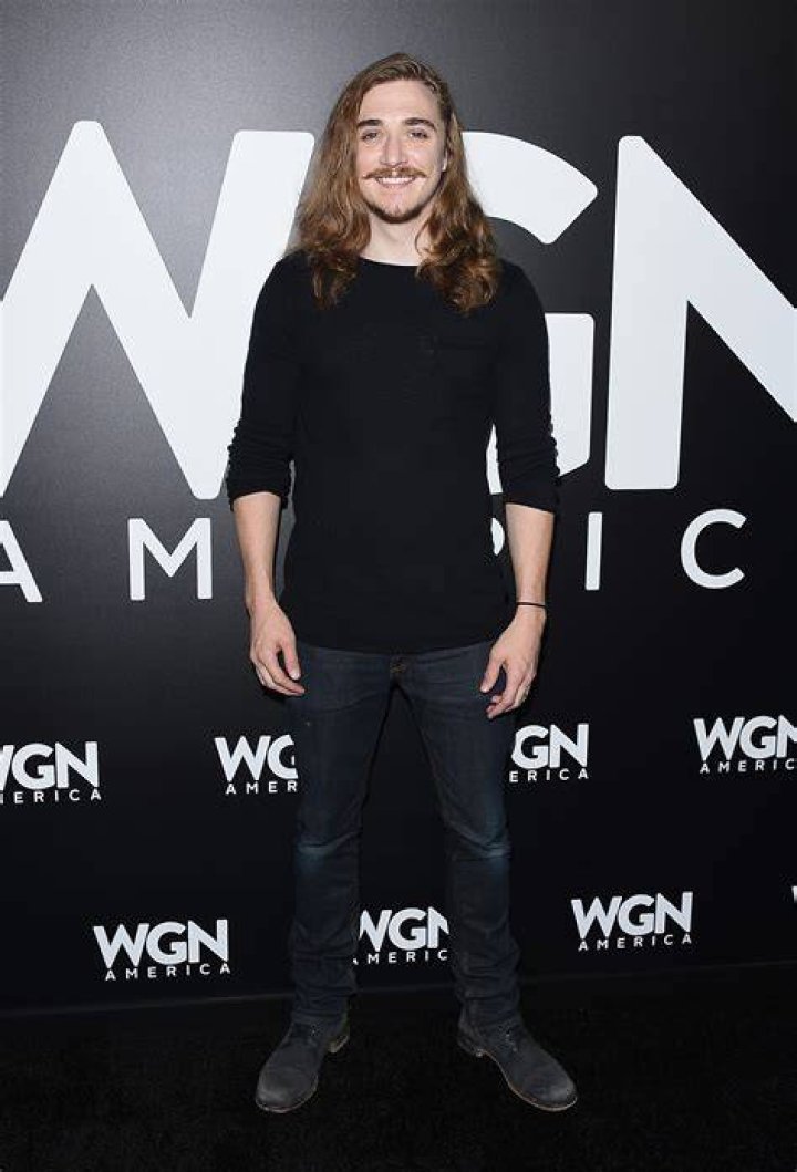 Kyle Gallner Height, Weight, Net Worth, Age, Birthday, Wikipedia, Who, Nationality, Biography