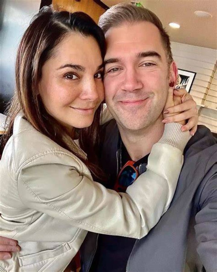 Lewis Howes Girlfriend Martha Higareda Is An Entrepreneur