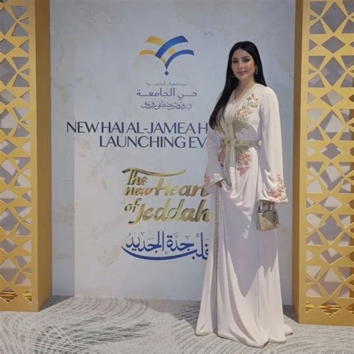 Lojain Omran Height, Weight, Net Worth, Age, Birthday, Wikipedia, Who, Instagram, Biography
