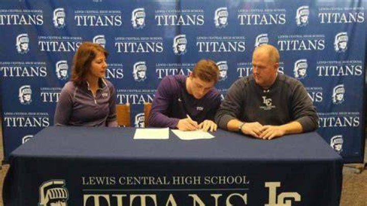 Max Duggan Parents Jim And Deb Duggan Were Athletes, Mother Ran Track And Father Was A Quarteback