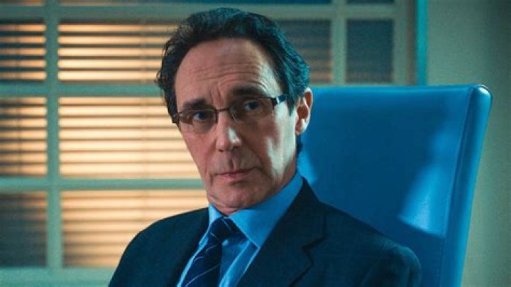
Meet Guy Henry Kids: Son Gus Henry, Wife Sarah Flind And Family Details 