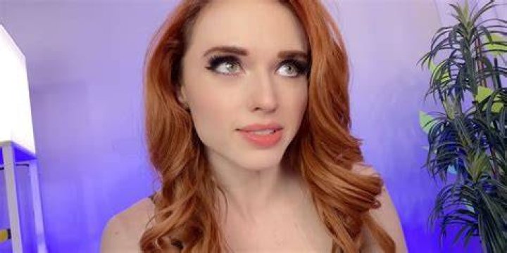 Meet Mitch Jones’ Girlfriend @thatirishgirlro On Instagram, Twitch Streamer Dating The Model!
