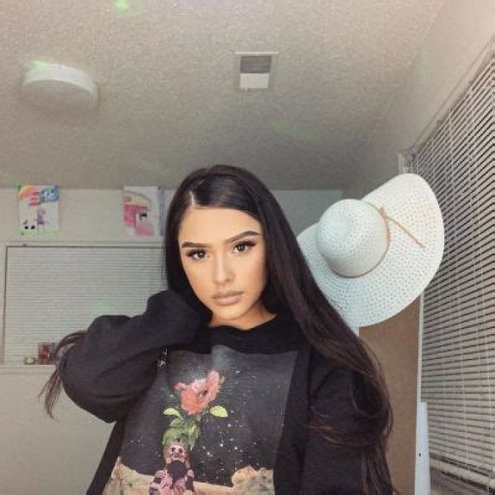 
Nelly Tirado Height, Weight, Net Worth, Age, Birthday, Wikipedia, Who, Nationality, Biography 
