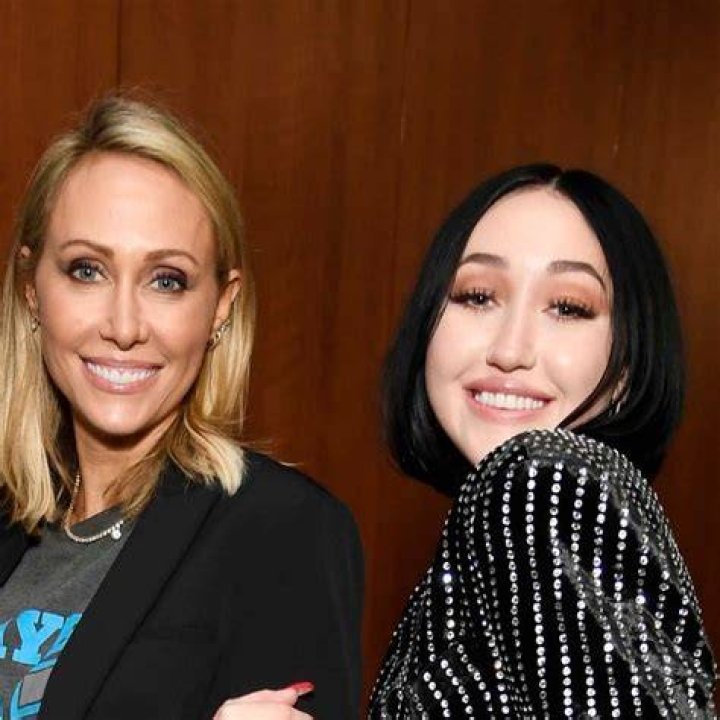 
Noah Cyrus and Dad Billy Ray Cyrus Release First Musical Collaboration With ‘Noah 