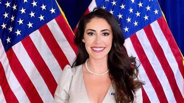 
Paulina Height, Weight, Net Worth, Age, Birthday, Wikipedia, Who, Nationality, Biography 
