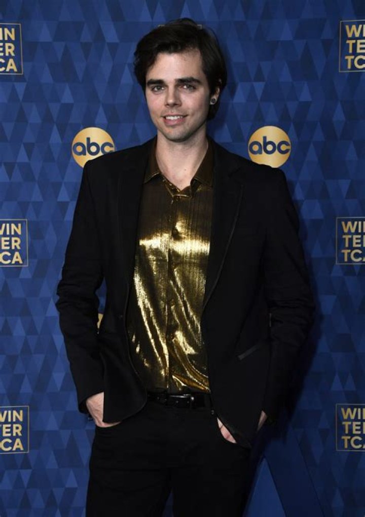 Reid Ewing Height, Weight, Net Worth, Age, Birthday, Wikipedia, Who, Nationality, Biography