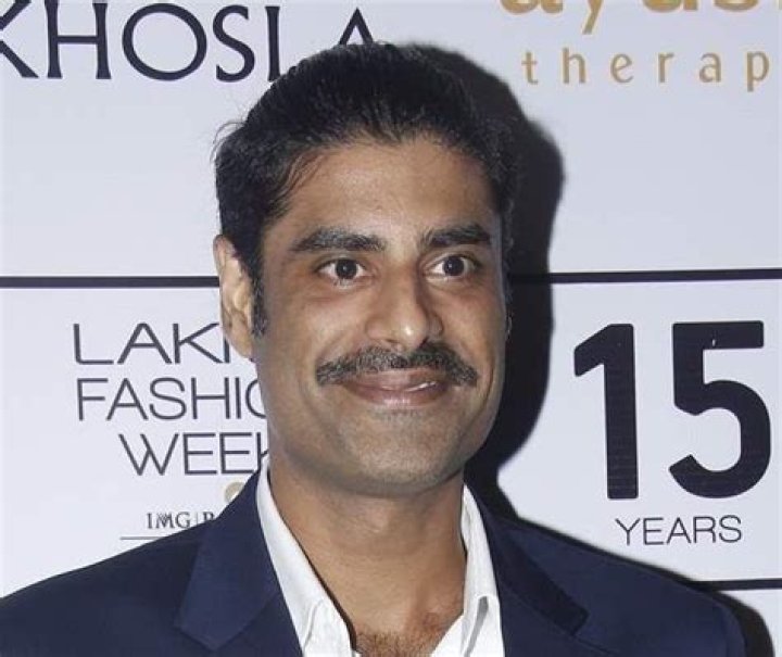 
Sikandar Kher Height, Weight, Net Worth, Age, Birthday, Wikipedia, Who, Nationality, Biography 