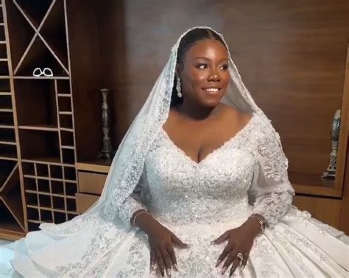 
So She Can Be This Beautiful? – Netizens React To Video Of Teni In A Wedding Gown 