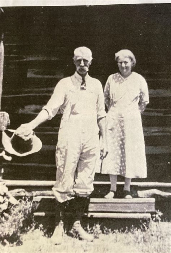 
Was Fred Again Grandfather John Morgan British Royalty? Parents And Wiki 