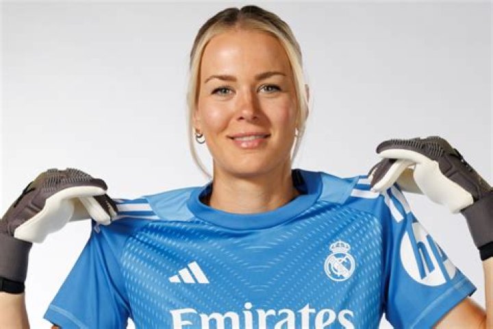 Who Is Merle Frohms Partner? A Look Into Dating History Of German Goalkeeper