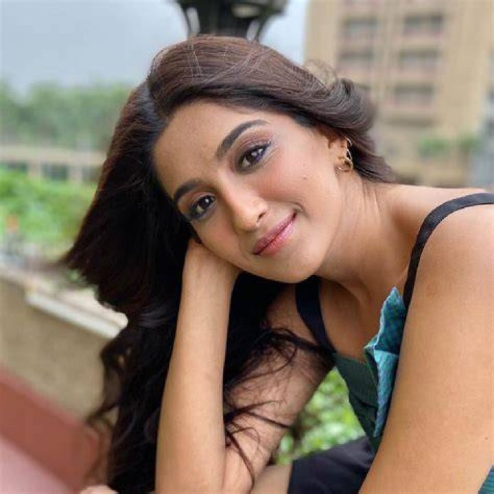 Yashika Khatri Height, Weight, Net Worth, Age, Birthday, Wikipedia, Who, Nationality, Biography